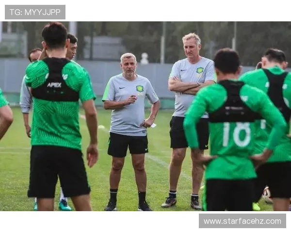 足球明星在赛季间隙如何安排假期生活与训练计划探讨